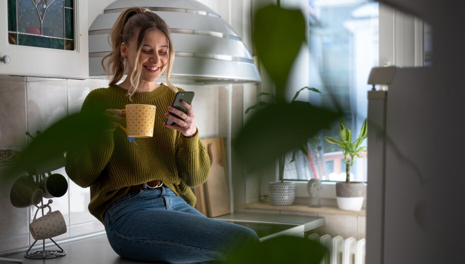 girl using her mobile phone